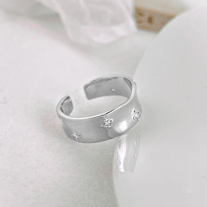 Lumo Dainty Ring