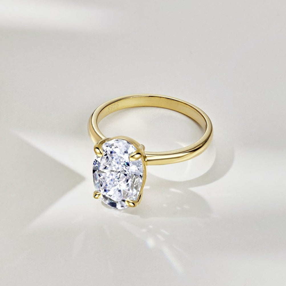 Lumo Oval Solitaire Ring