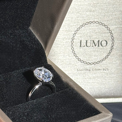 Lumo Oval Solitaire Ring